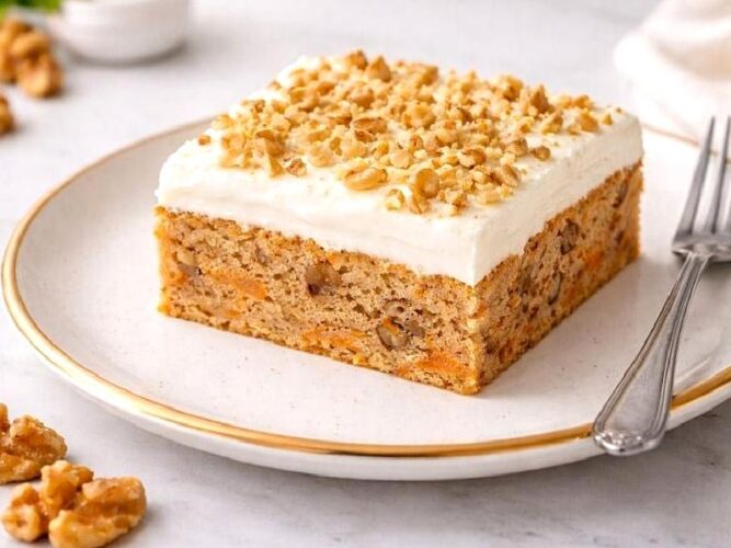 Kremalı Havuçlu Cevizli Kek Tarifi Nasıl Yapılır?