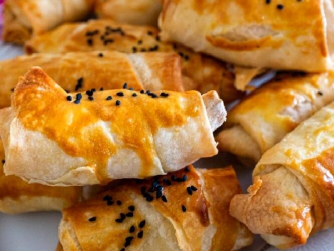 Mantarlı Börek Tarifi Nasıl Yapılır?