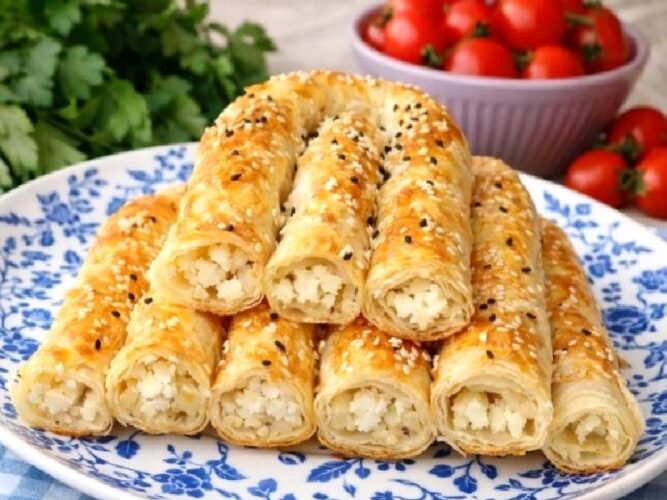 Peynirli Kol Böreği Tarifi Nasıl Yapılır?