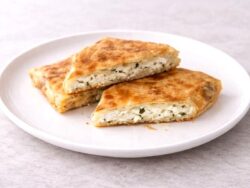 Peynirli Tava Böreği Tarifi Nasıl Yapılır?