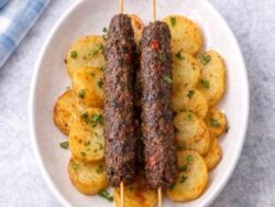 Pratik Şiş Köfte Tarifi Nasıl Yapılır?