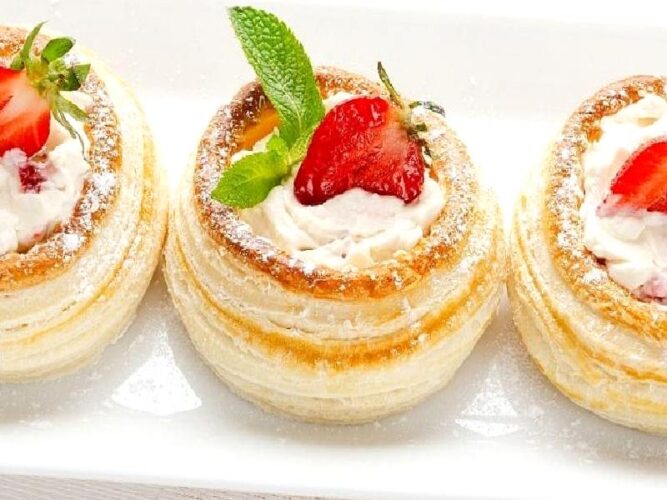 Çilekli Volovan Tarifi Nasıl Yapılır?