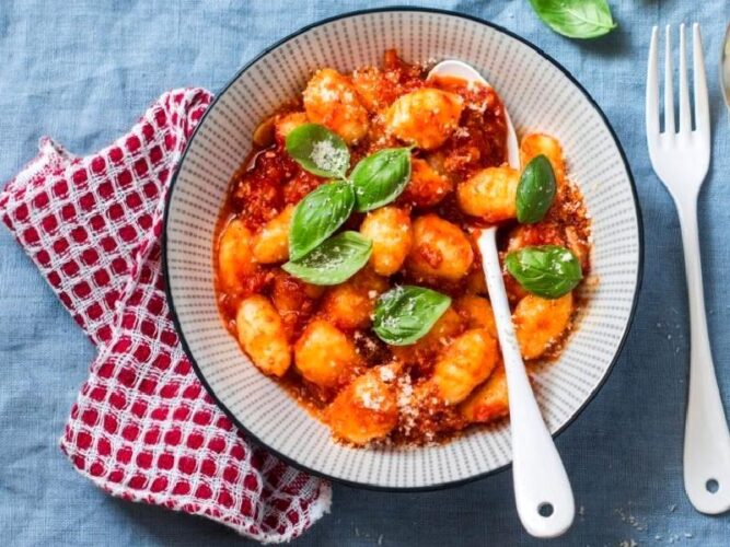 Domates Soslu Gnocchi Tarifi Nasıl Yapılır?