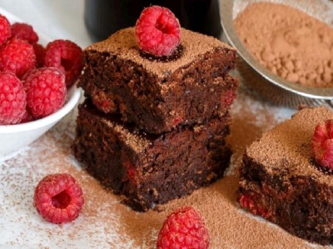 Frambuazlı Brownie Tarifi Nasıl Yapılır?