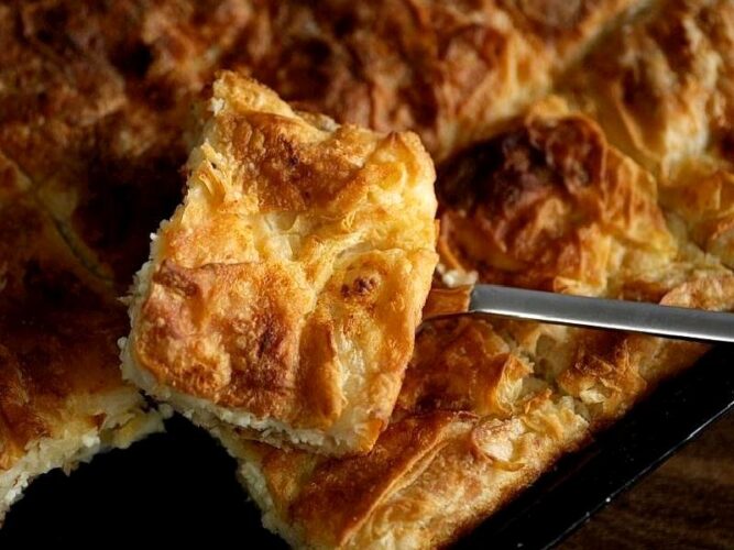 Kaymaklı Börek Tarifi Nasıl Yapılır?