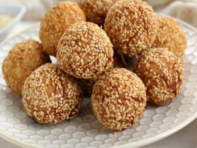 Kıyır Kıyır Susamlı Kurabiye Tarifi Nasıl Yapılır?