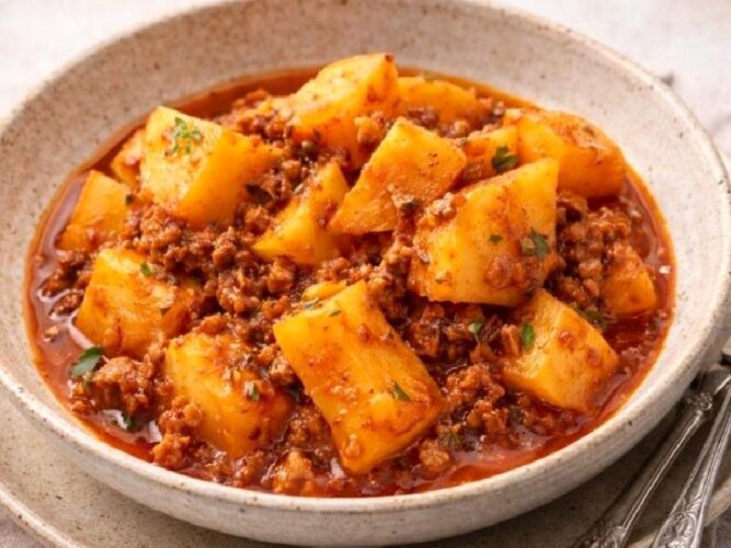 Kıymalı Patates Yemeği Tarifi Nasıl Yapılır?