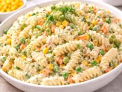 Makarna Salatası Tarifi Nasıl Yapılır?