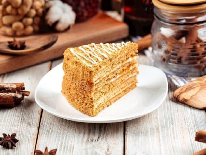 Medovik Pasta Tarifi Nasıl Yapılır?