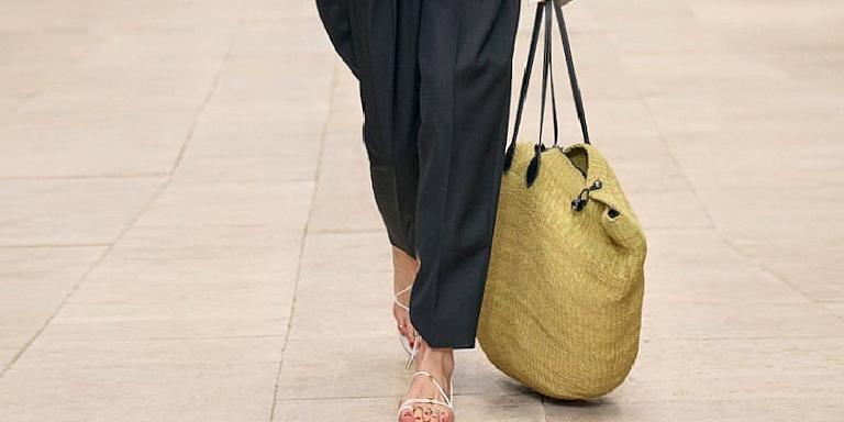 Rafya Çantalar: Plajın Ötesine Taşan Yaz Klasiği