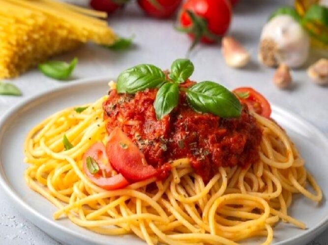 Salçalı Makarna Tarifi Nasıl Yapılır?