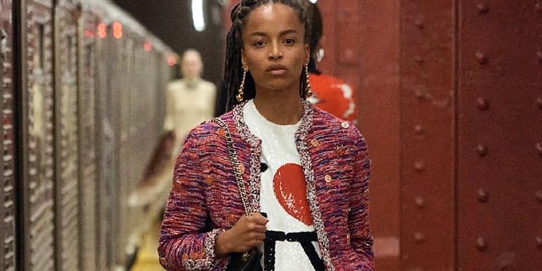 “Turist Tişörtü” Gündeme Taşınıyor