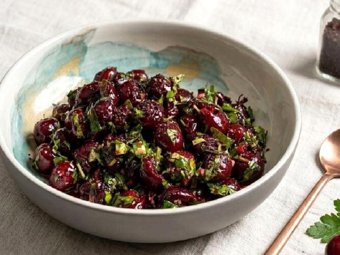 Vişne Döymeci Tarifi Nasıl Yapılır?