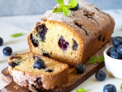 Yaban Mersinli Kek Tarifi Nasıl Yapılır?