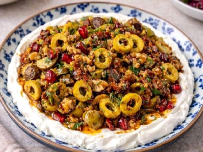 Yeşil Zeytin Mezesi Tarifi Nasıl Yapılır?