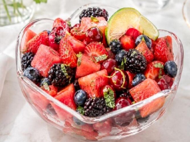 Ballı Limonlu Meyve Salatası Tarifi Nasıl Yapılır?