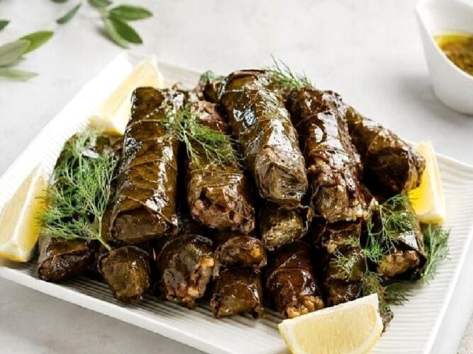 Etli Yaprak Sarma Tarifi Nasıl Yapılır?