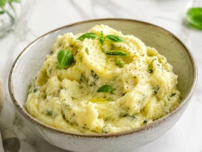 Fesleğenli Limon Aromalı Patates Püresi Tarifi Nasıl Yapılır?