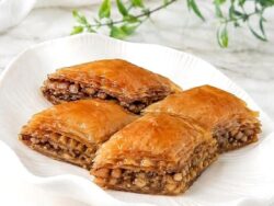 Kolay Ev Baklavası Tadında Şerbetli Tatlı Tarifi Nasıl Yapılır?