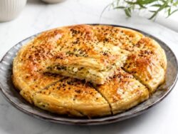 Köz Patlıcanlı Börek Tarifi Nasıl Yapılır?