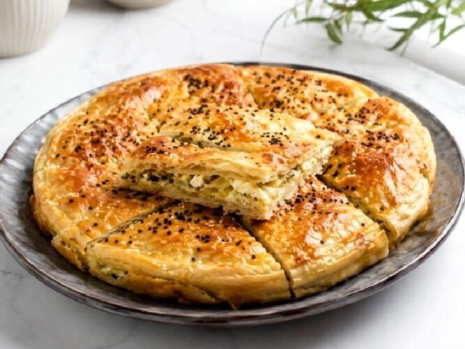 Köz Patlıcanlı Börek Tarifi Nasıl Yapılır?