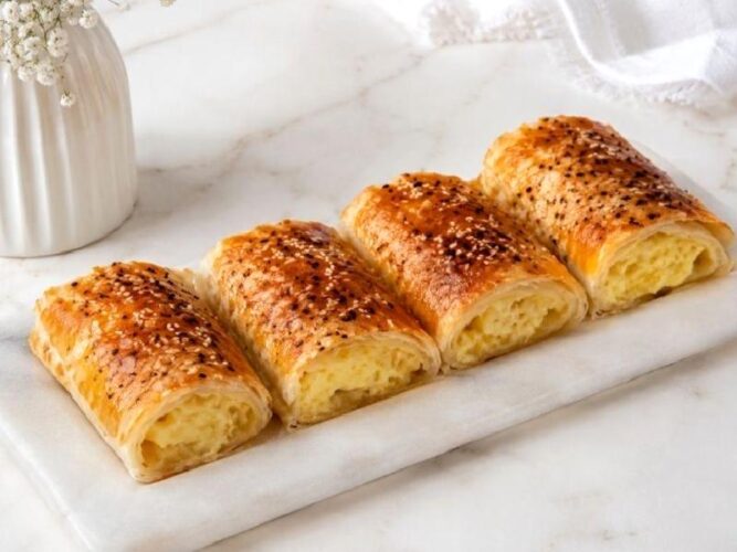 Patatesli Kaşarlı Rulo Börek Tarifi Nasıl Yapılır?