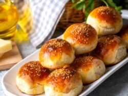 Yumuşacık Ev Poğaçası Tarifi Nasıl Yapılır?