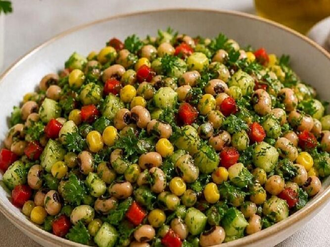 Zeytinyağlı Kuru Börülce Salatası Tarifi Nasıl Yapılır?