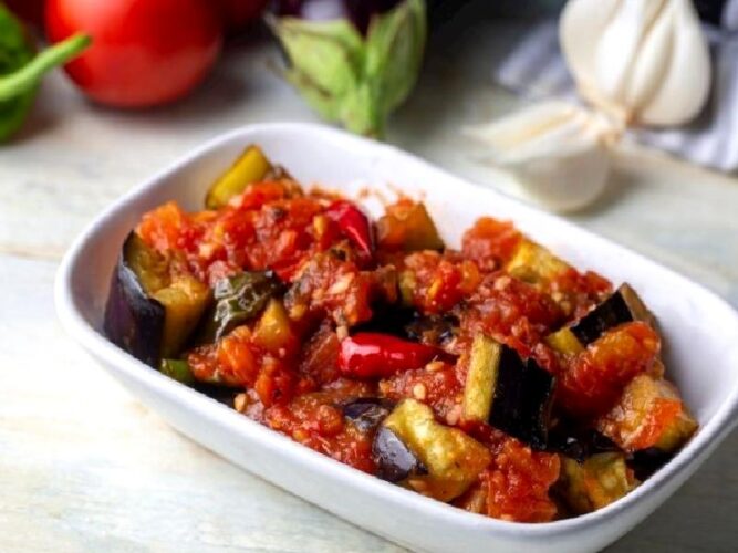 Domates Soslu Nefis Şakşuka Tarifi Nasıl Yapılır?