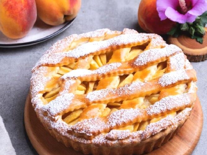 Kıyır Kıyır Hamuruyla Şeftalili Tart Tarifi Nasıl Yapılır?