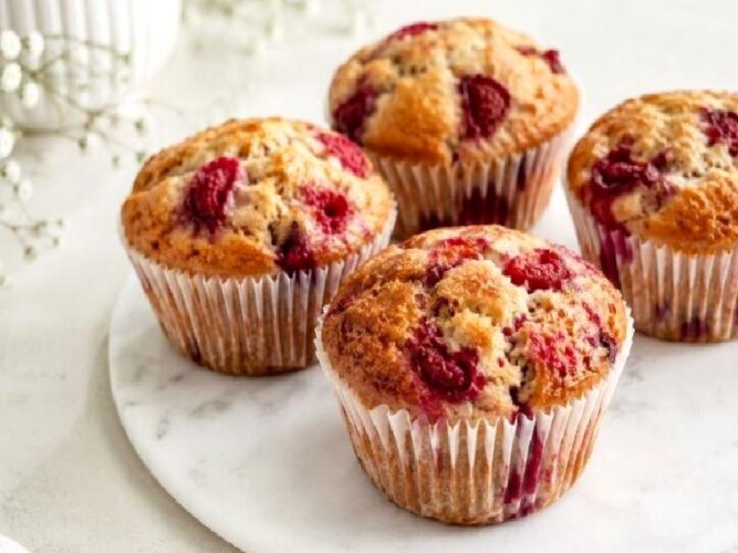 Nefis Muzlu Frambuazlı Muffin Tarifi Nasıl Yapılır?
