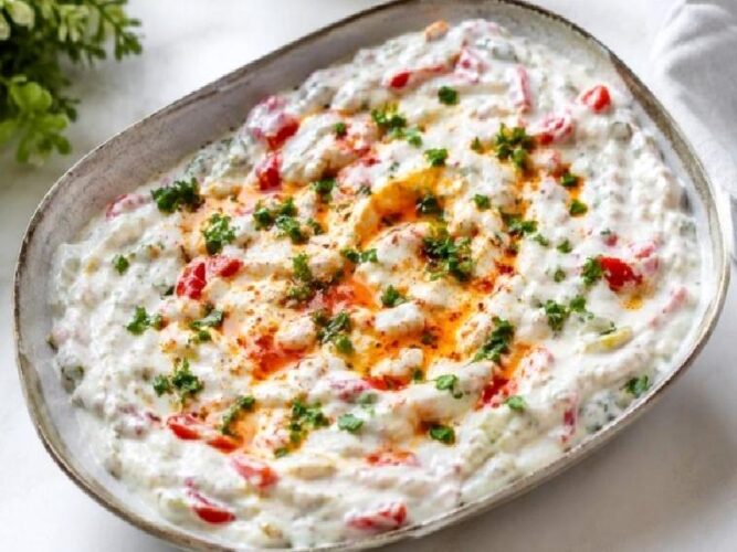 Pratik Ve Nefis Biber Borani Tarifi Nasıl Yapılır?