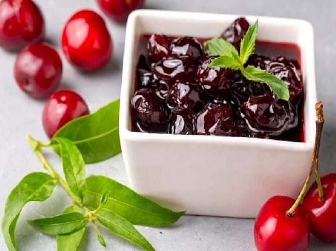 Vişne Reçeli Tarifi Nasıl Yapılır?