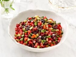 Vişneli Bostana Salatası Tarifi Nasıl Yapılır?