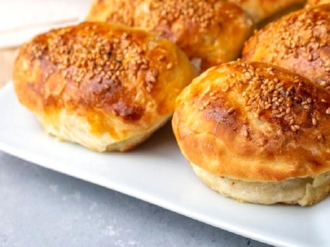 Yiyenlerin Tadına Doyamayacağı Pastane Poğaçası Tarifi Nasıl Yapılır?