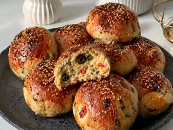 Zeytinli Sebzeli Yumuşak Poğaça Tarifi Nasıl Yapılır?