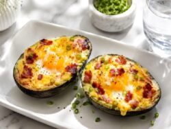 15 Dakikada Hazır Fırında Pastırmalı Avokado Tarifi Nasıl Yapılır?