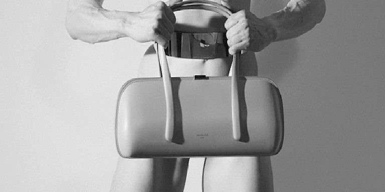 Mugler’ın Yeni Dönemi Bir Çantayla Başlıyor