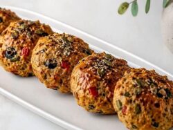 Pizza Tadında Yulaflı Poğaça Tarifi Nasıl Yapılır?