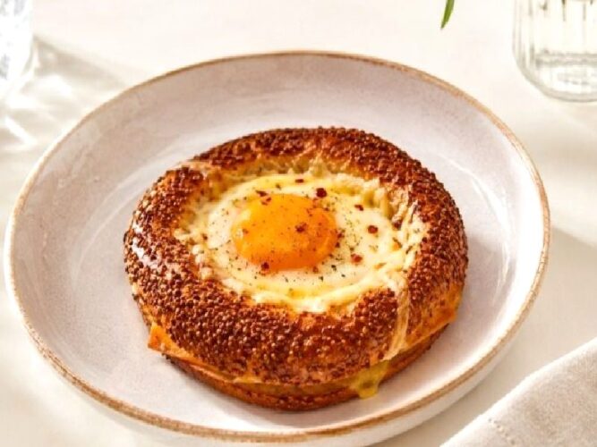 Simit Çanağında Yumurta Tarifi Nasıl Yapılır?