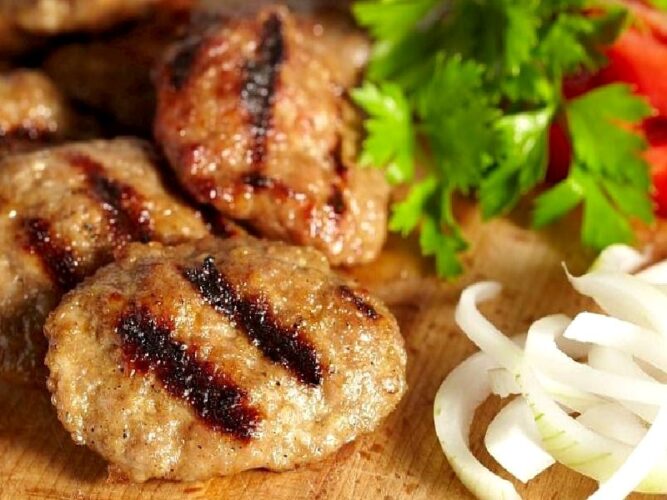 Sodalı Izgara Lezzetinde Köfte Tarifi Nasıl Yapılır?