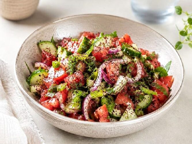 Sumaklı İstanbul Salatası Tarifi Nasıl Yapılır?