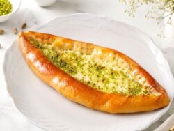 Tatlı Ve Tuzlunun Buluştuğu Şekerli Pide Tarifi Nasıl Yapılır?