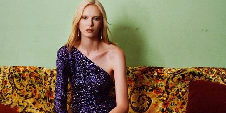 Daha Önce Kate Moss’tan “Wicked Game”i Dinlemiş miydiniz?