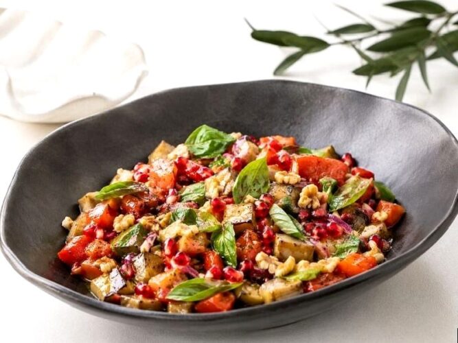 Fesleğenli Patlıcan Salatası Tarifi Nasıl Yapılır?