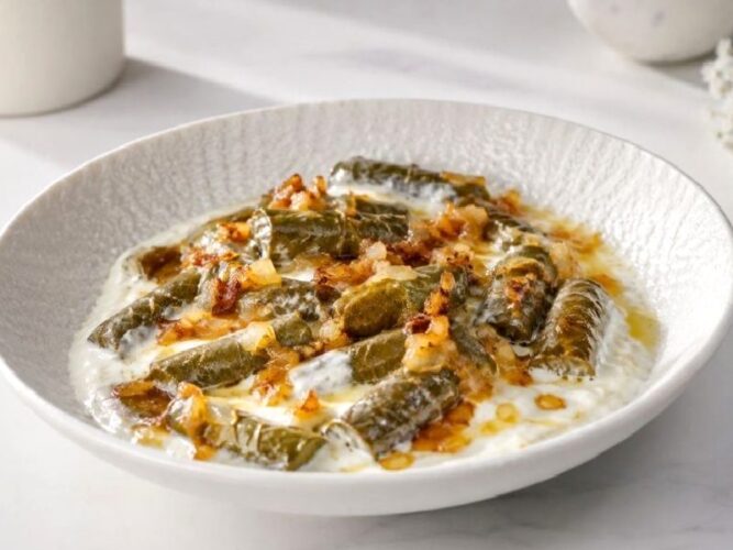 Kiraz Yaprağından Sarma Köfte Tarifi Nasıl Yapılır?