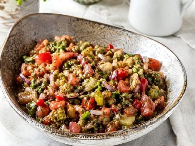 Sumaklı Patlıcan Salatası Tarifi Nasıl Yapılır?