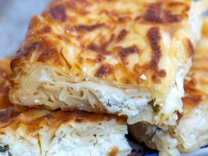 3 Yufka İle 1 Tepsi Börek Tarifi Nasıl Yapılır?