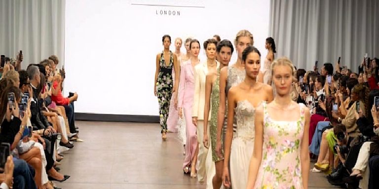 Barrus’un “Anadolu Bahçesi” Londra’da Eğitime Destek İçin Podyumdaydı
