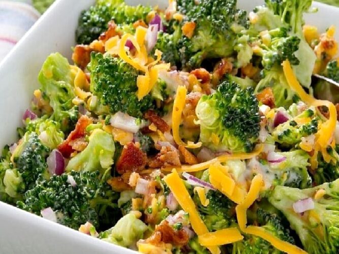 Brokoli Salatası Tarifi Nasıl Yapılır?